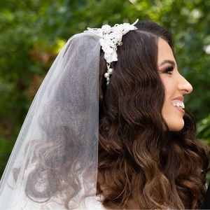 Wedding or bridal shower headpiece